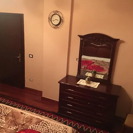 Opari Apartament شقة *