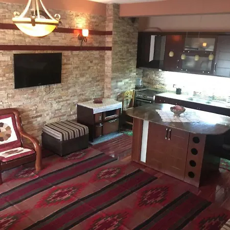 شقة Opari Apartament كورتشي